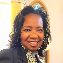 Lynette Robinson headshot
